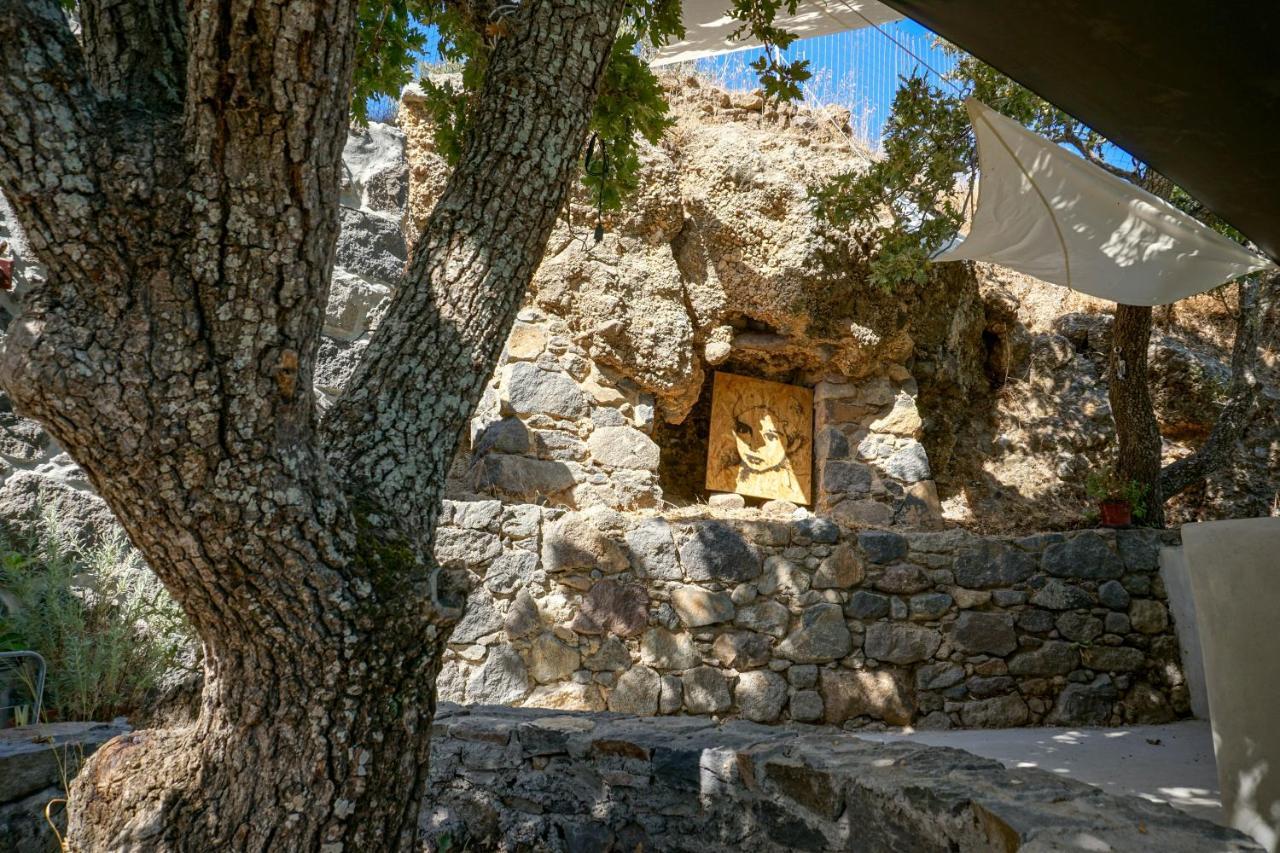 My Old Stone House In A 2 000 Sqm Private Garden With Fab Glamping Tent Mandrákion Exterior foto