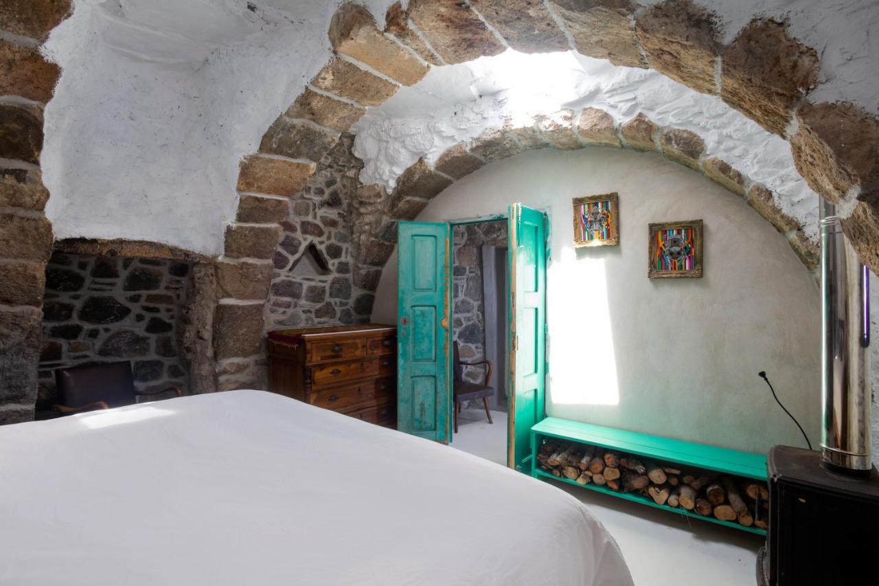 My Old Stone House In A 2 000 Sqm Private Garden With Fab Glamping Tent Mandrákion Exterior foto