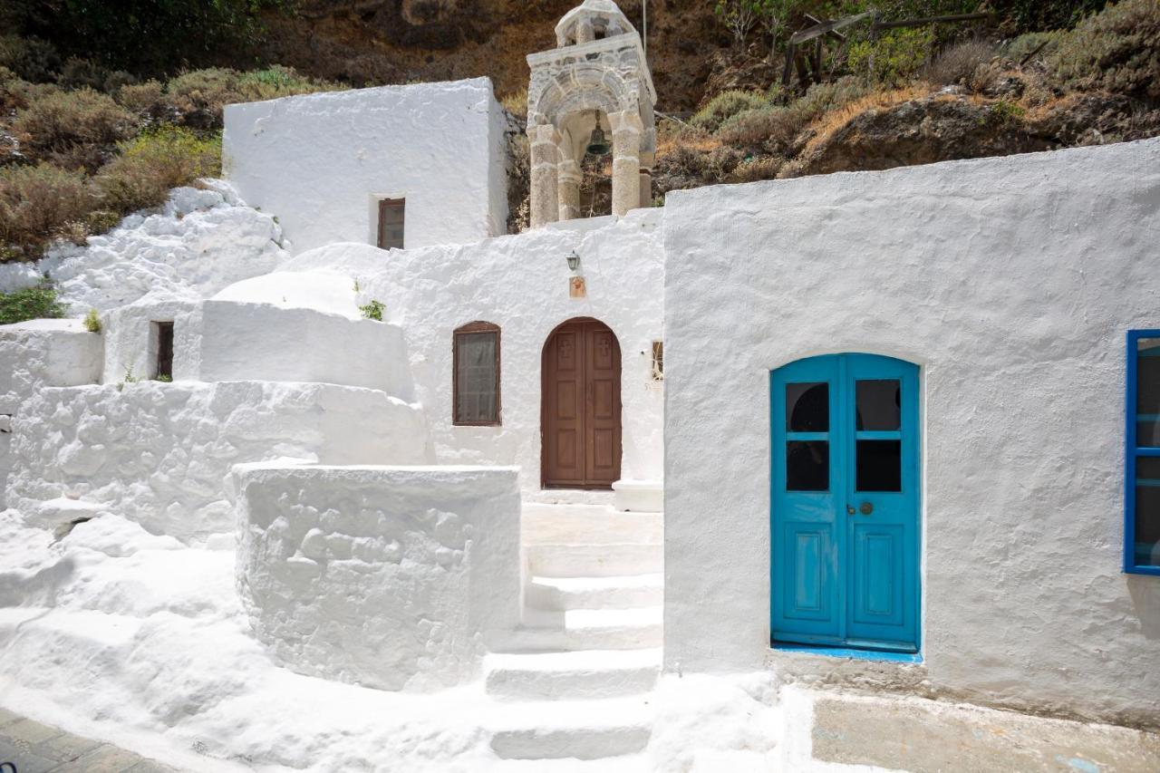 My Old Stone House In A 2 000 Sqm Private Garden With Fab Glamping Tent Mandrákion Exterior foto