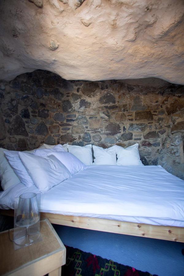 My Old Stone House In A 2 000 Sqm Private Garden With Fab Glamping Tent Mandrákion Exterior foto