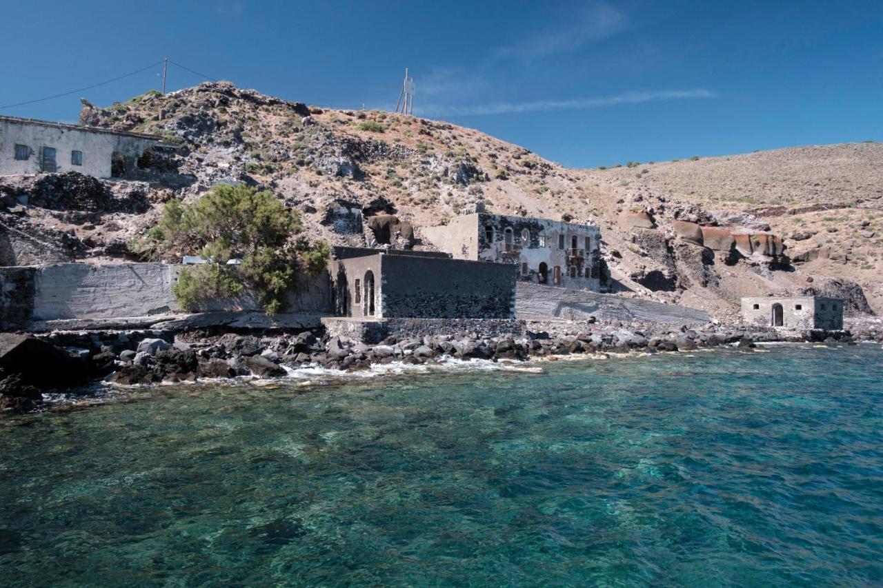 My Old Stone House In A 2 000 Sqm Private Garden With Fab Glamping Tent Mandrákion Exterior foto